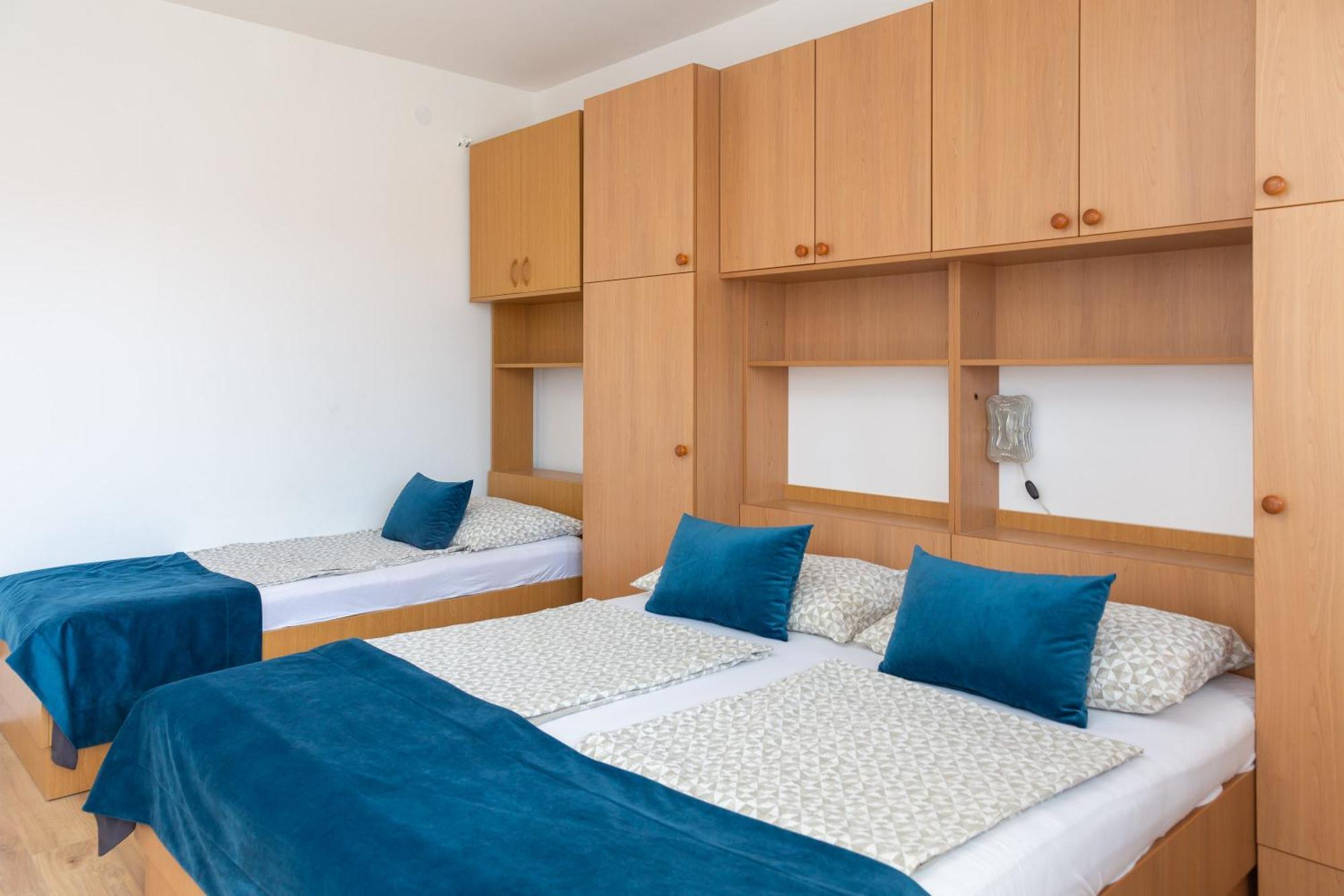 Apartments Near Central Beach With Free Parking Makarska Quarto foto