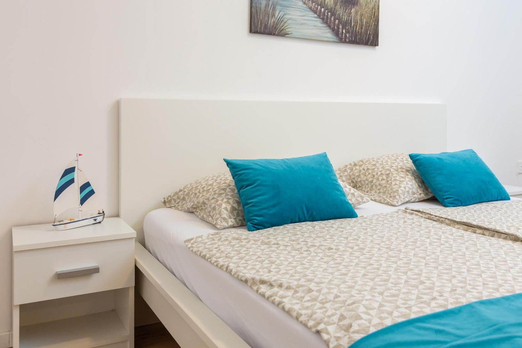 Apartments Near Central Beach With Free Parking Makarska Exterior foto