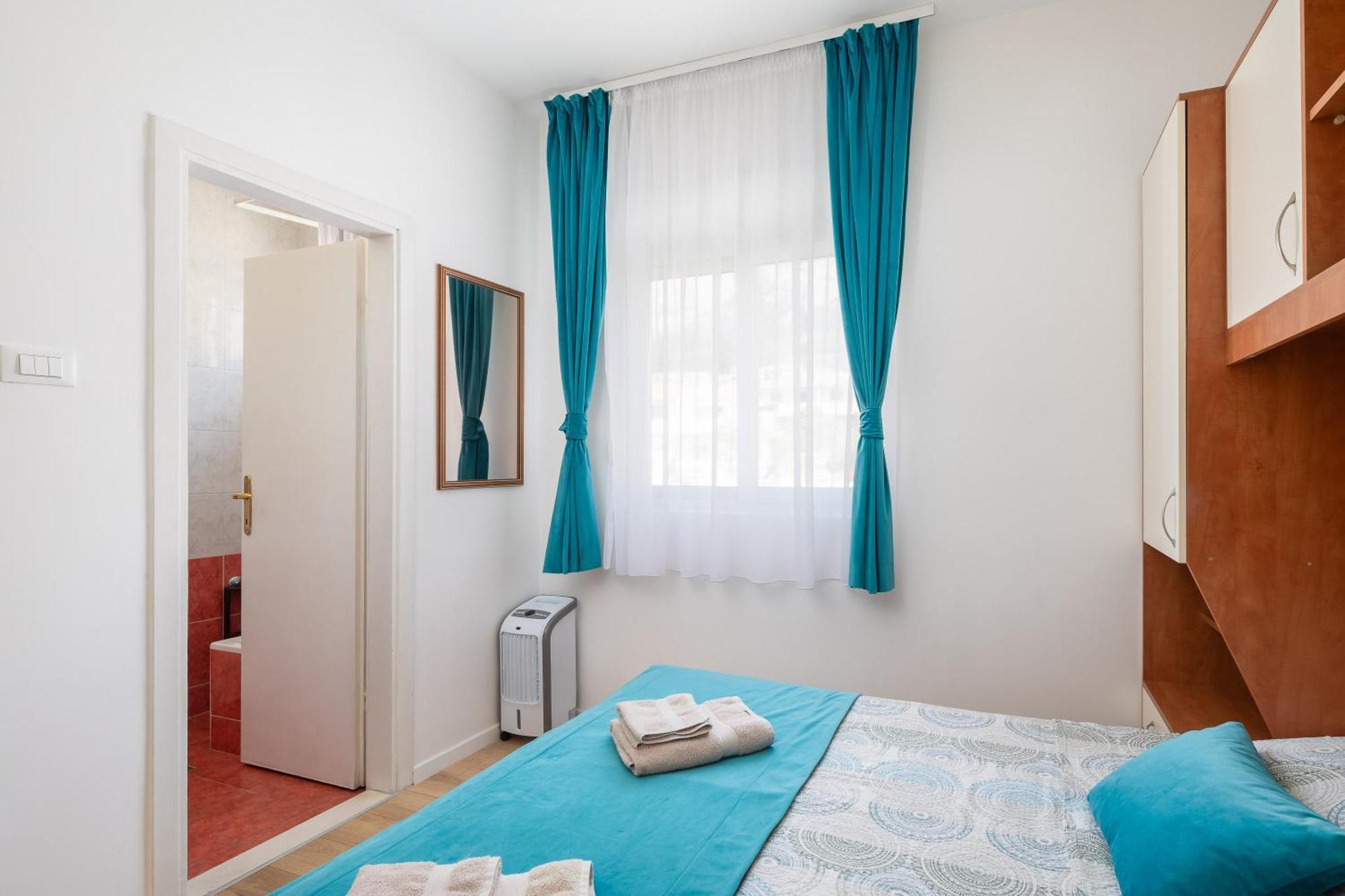 Apartments Near Central Beach With Free Parking Makarska Quarto foto