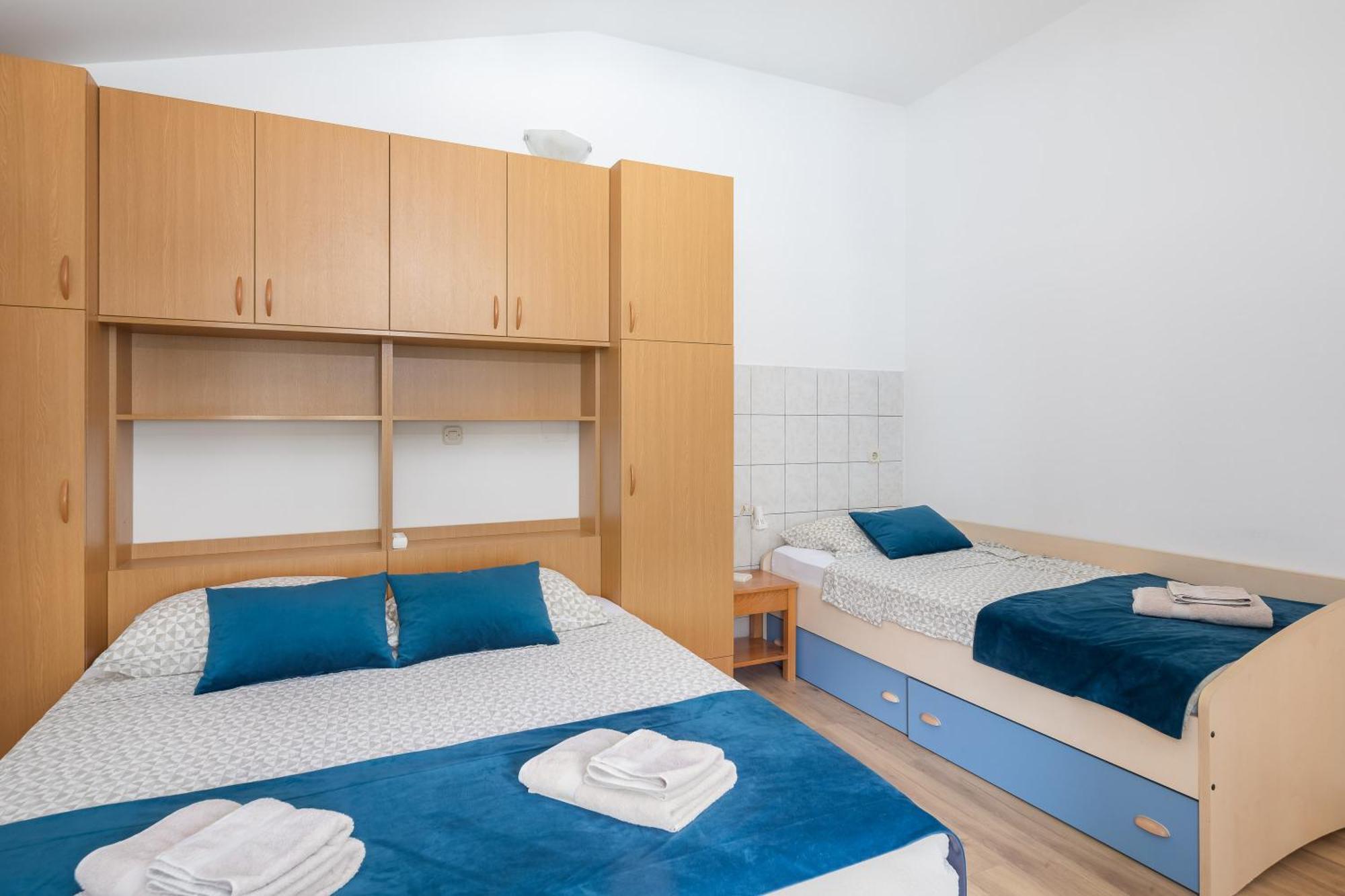 Apartments Near Central Beach With Free Parking Makarska Quarto foto