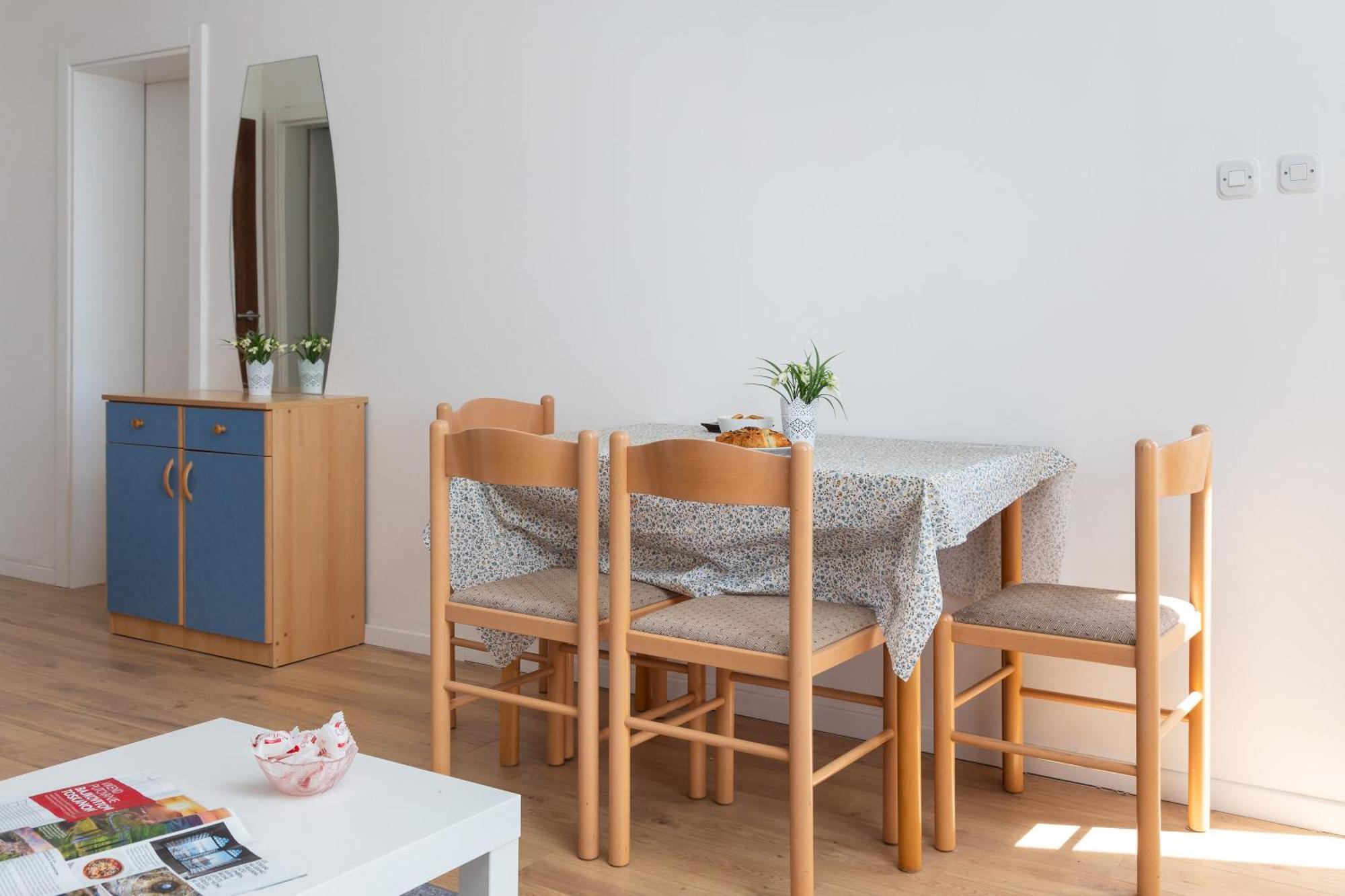 Apartments Near Central Beach With Free Parking Makarska Quarto foto