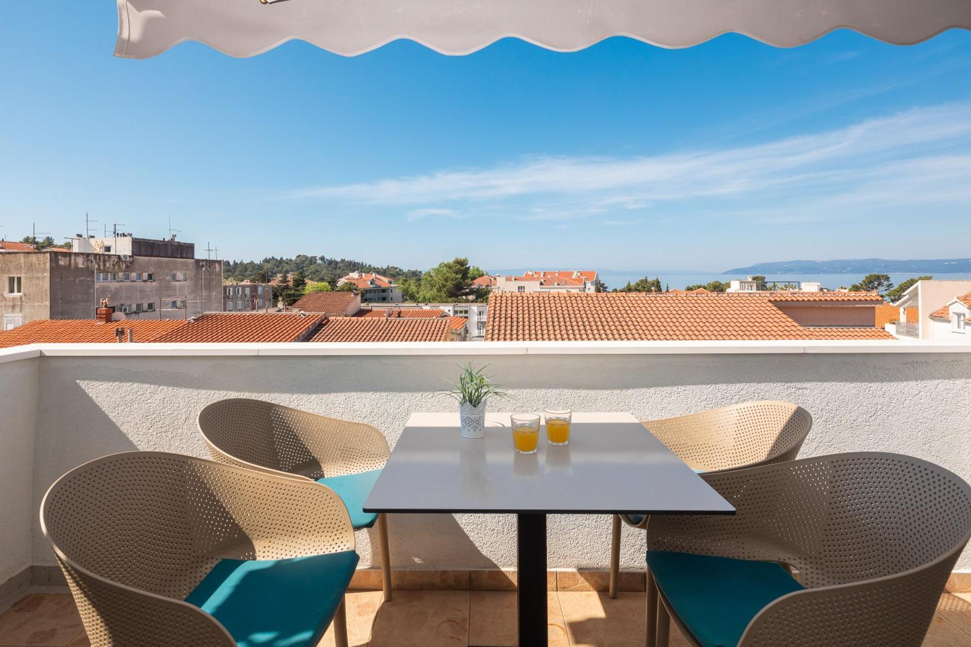 Apartments Near Central Beach With Free Parking Makarska Exterior foto